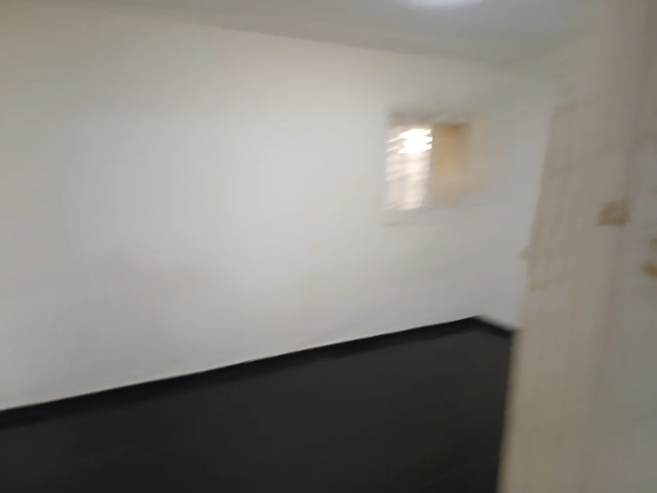 דירה 4 חדרים מרווחת , מאורת + מרפסת סגורה — תמונה 3