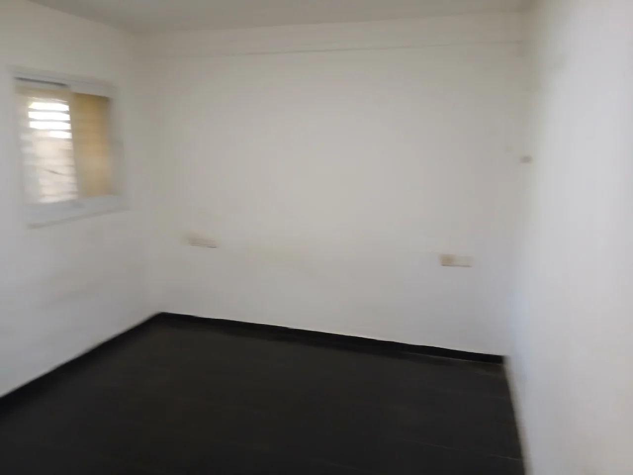 דירה 4 חדרים מרווחת , מאורת + מרפסת סגורה — תמונה 5