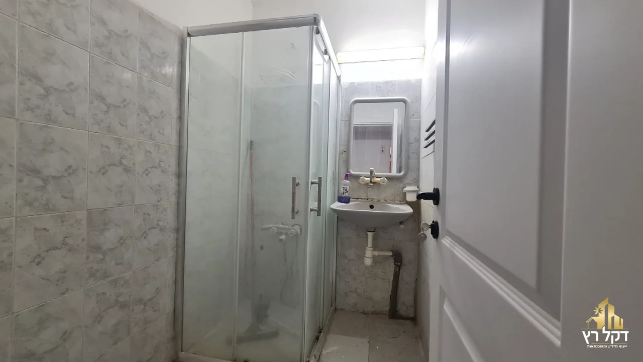 דירה 3 חדרים — תמונה 2