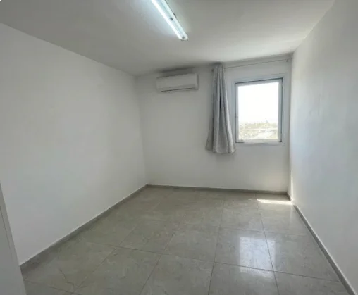 דירת 3 חדרים מרווחת ומאוררת בירושלים — תמונה 3