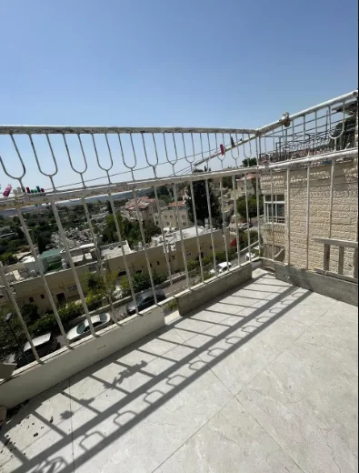 דירת 3 חדרים מרווחת ומאוררת בירושלים — תמונה 5