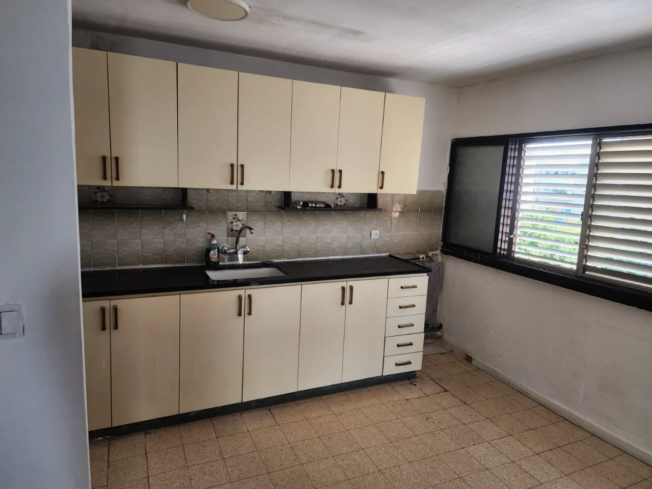 דירה 3 חדרים קרובה למרכז — תמונה 2